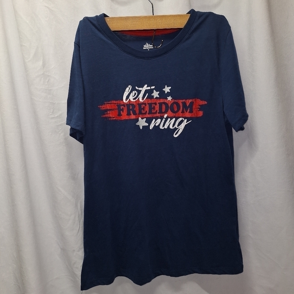 Celebrate patriotic T-shirt size medium